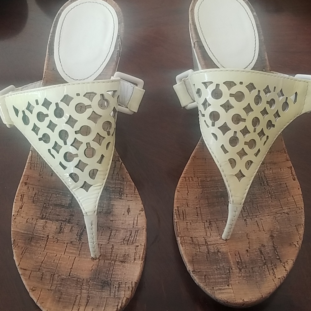 Coach 9.5 cream sandals